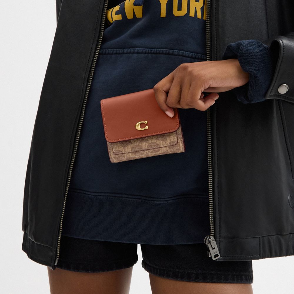 經典 SIGNATUREMILA小號翻蓋皮夾