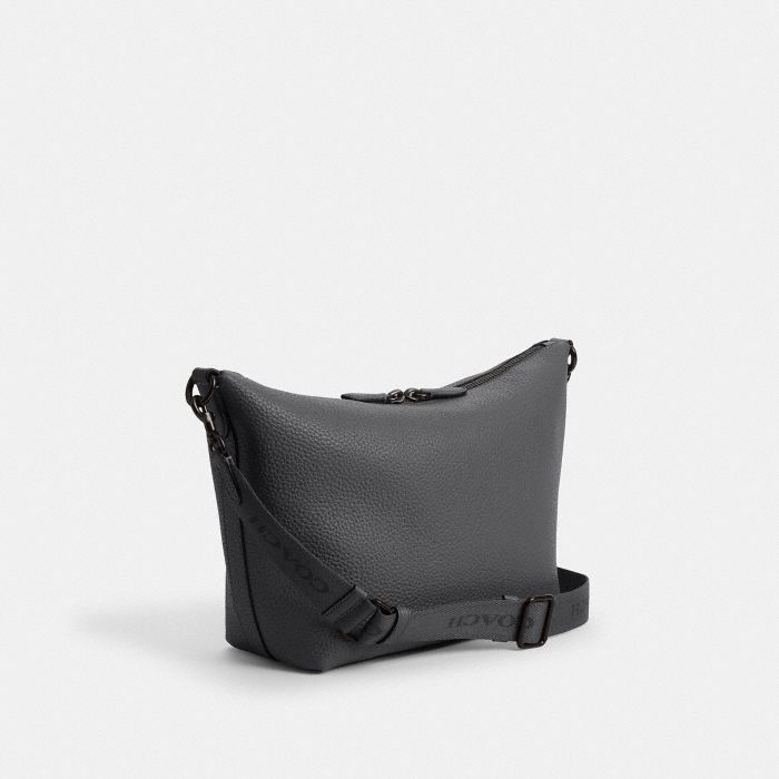 TOP ZIP MESSENGER BAG IN PEBBLE LEATHER