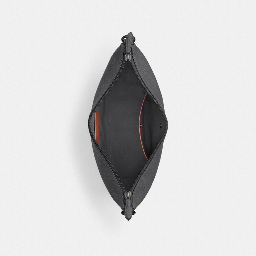 MESSENGER 鵝卵石顆粒皮革頂部拉鍊手袋