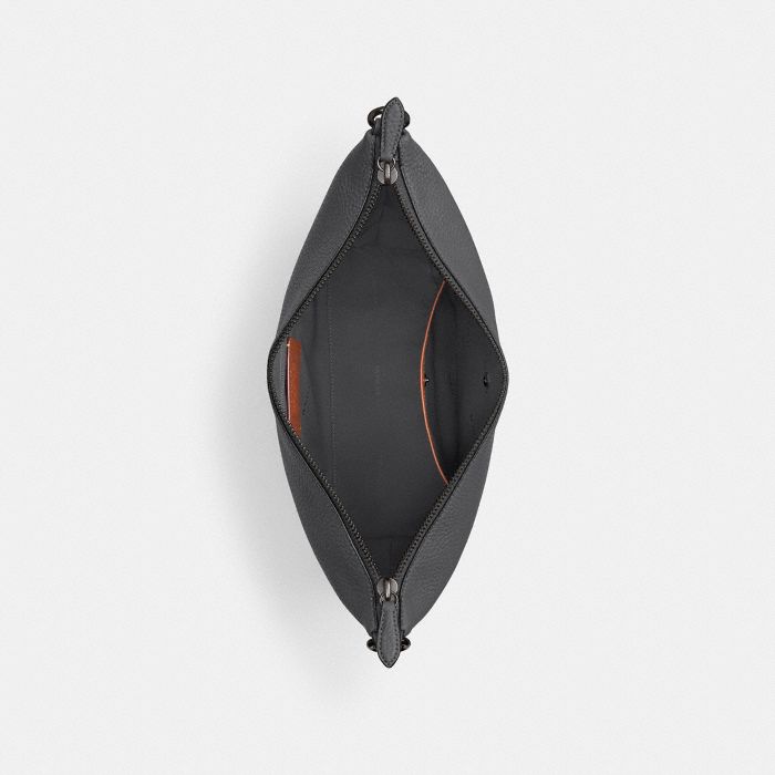 TOP ZIP MESSENGER BAG IN PEBBLE LEATHER