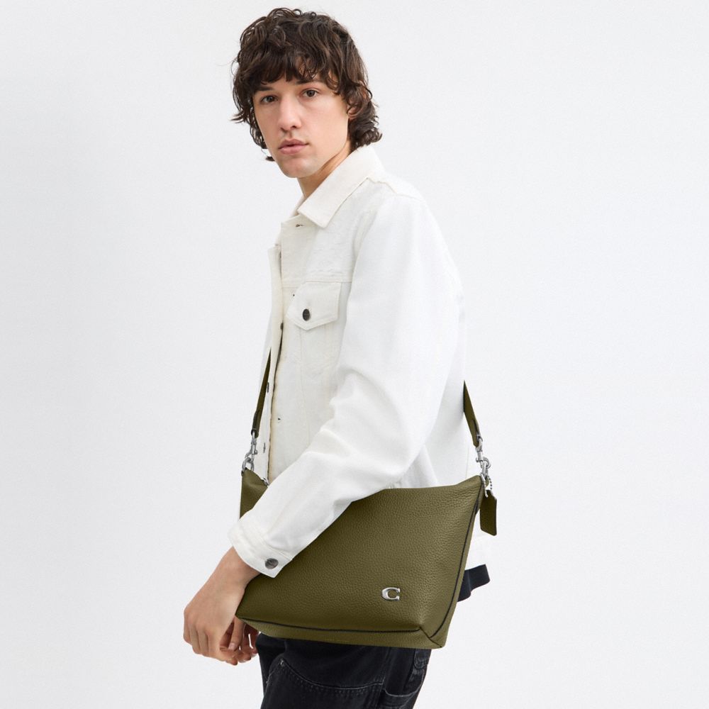 TOP ZIP MESSENGER BAG
