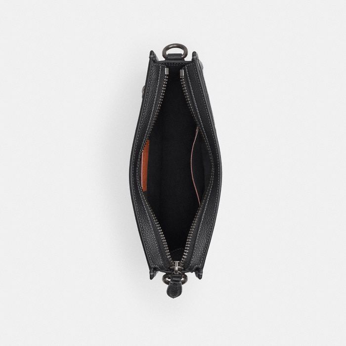 HITCH CONVERTIBLE CROSSBODY IN MAXI SIGNATURE LEATHER