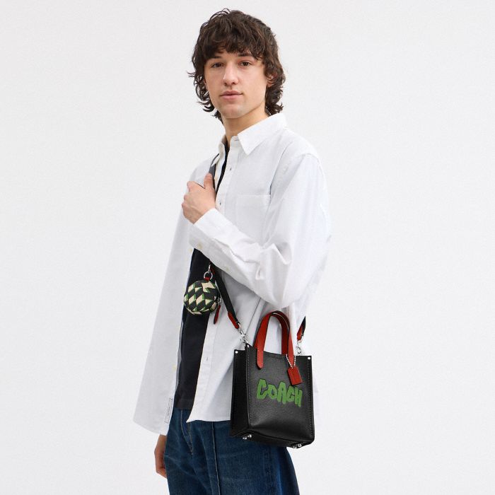 RELAY TOTE 17 IN RAD COACH GRAPHIC