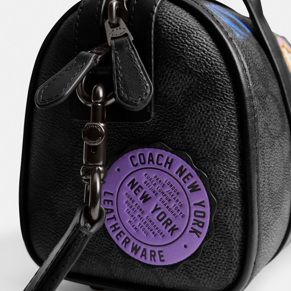 GOTHAM DUFFLE 24 經典 SIGNATURE 帆布徽章裝飾手袋