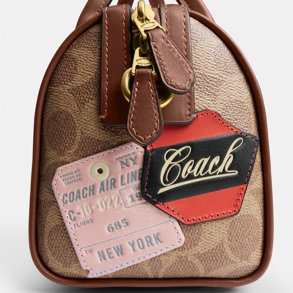 GOTHAM DUFFLE 24 經典 SIGNATURE 帆布徽章裝飾手袋