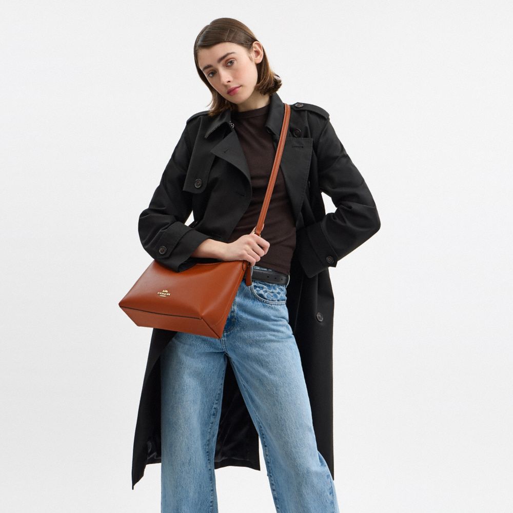LAUREL SHOULDER BAG