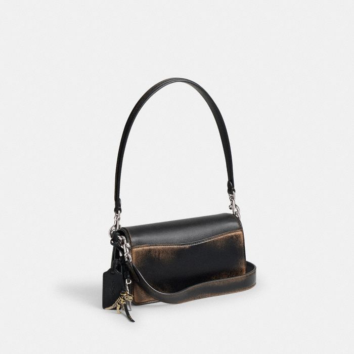 COACH 手袋　17cm 新品　黒色　包装付き Coach(コーチ) 手袋(レディース) - 海外通販のBUYMA