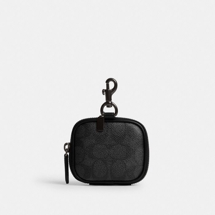 CLIP ON POUCH IN SIGNATURE