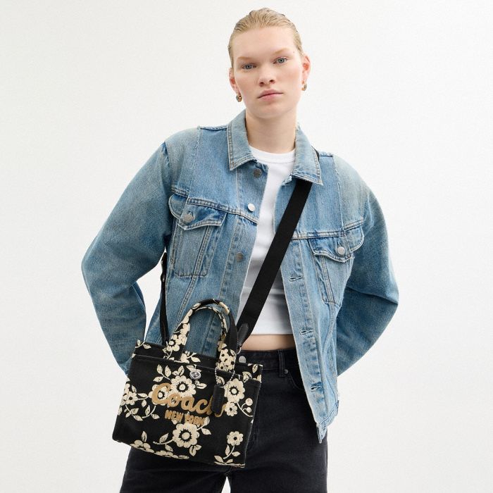 FLORAL PRINTED CARGO TOTE 26