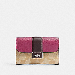 Medium Grace Wallet In Signature Canvas - CC060 - Silver/Lt Khaki/Lt Raspberry Multi