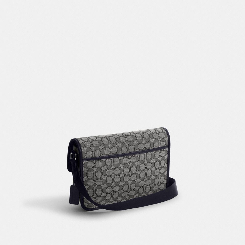 LEAGUE MESSENGER BAG IN SIGNATURE JACQUARD