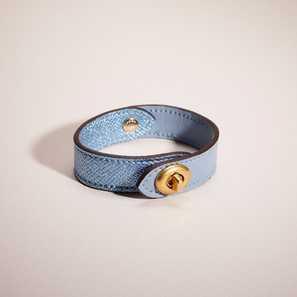 CC134 - Remade Turnlock Bracelet Blue