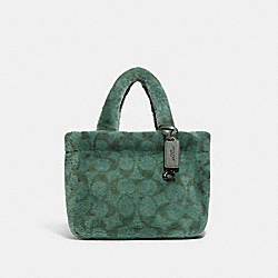 COACH CC441 Tote 22 In Signature Shearling PEWTER/GREEN