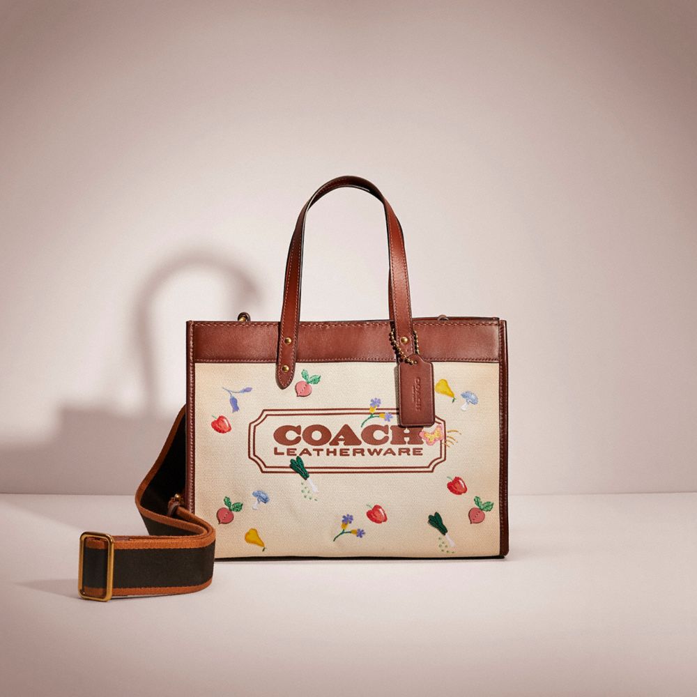 CC643 - Restored Field Tote 30 With Garden Embroidery Coach Badge Brass/Natural