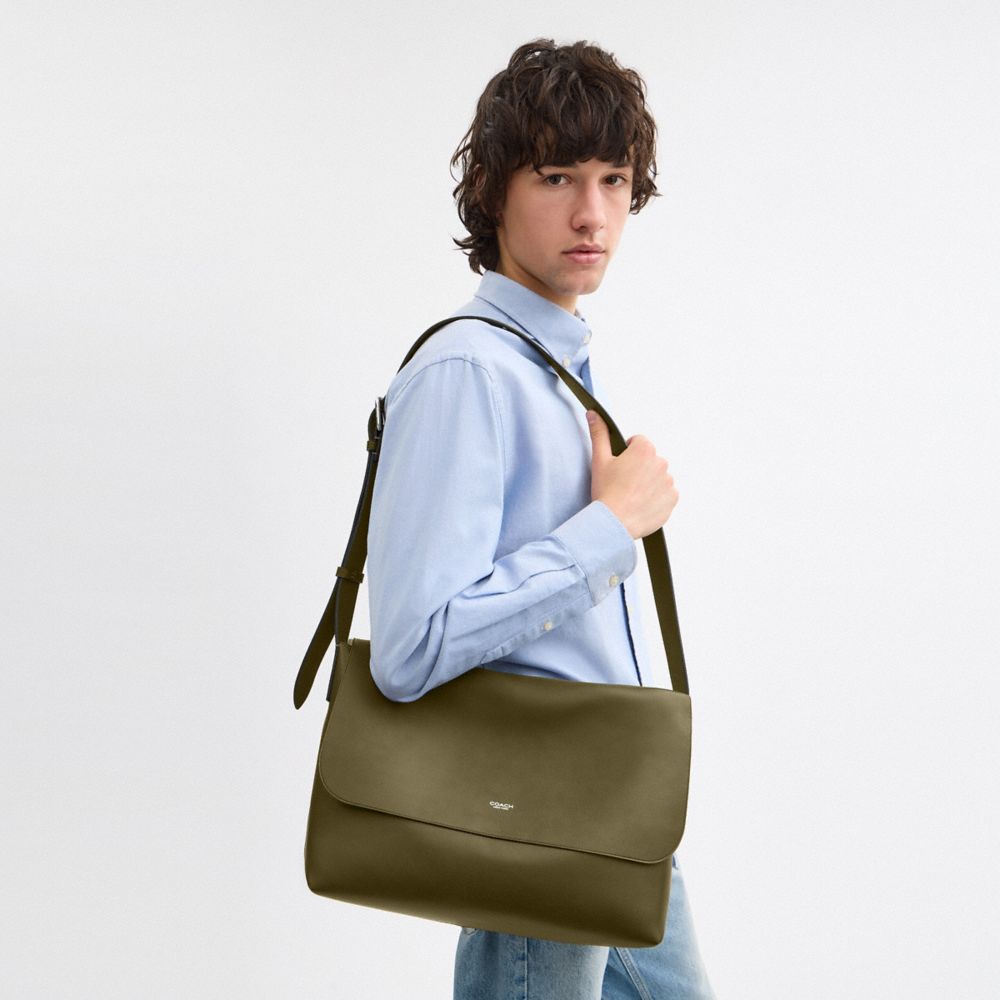 LUDLOW MESSENGER BAG