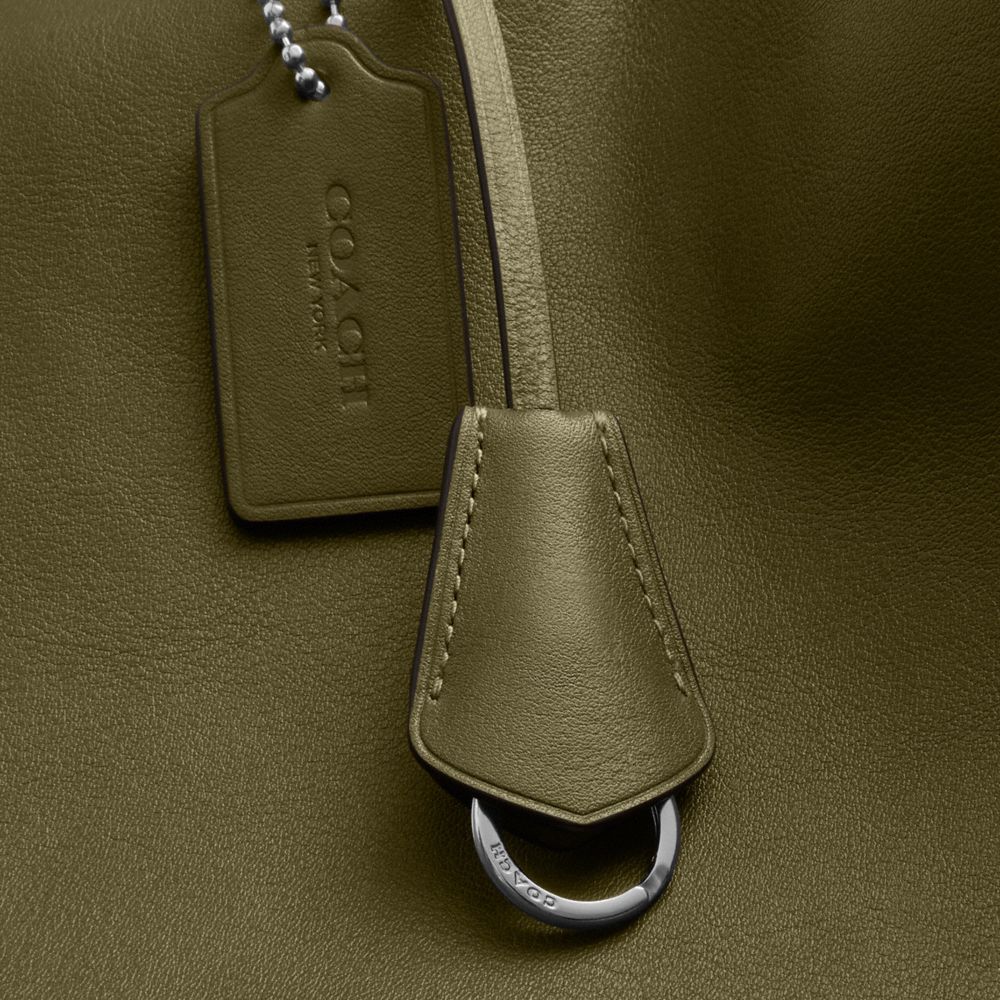 LUDLOW MESSENGER BAG