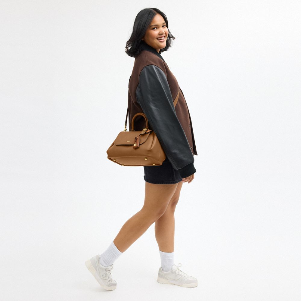 SLOUCHY ROGUE 頂部提把手袋