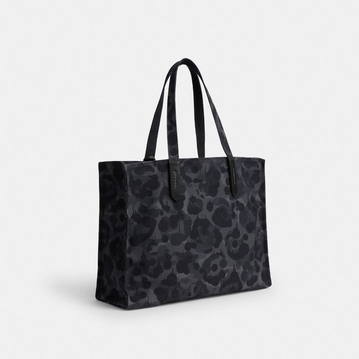 TOTE WITH CAMO PRINT AND REXY