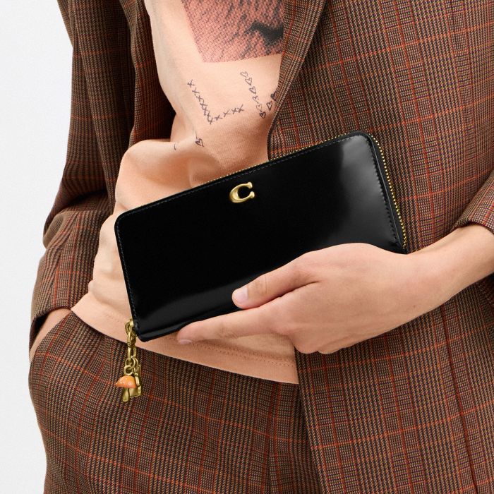 ESSENTIAL 掛件裝飾纖巧型風琴褶拉鍊皮夾