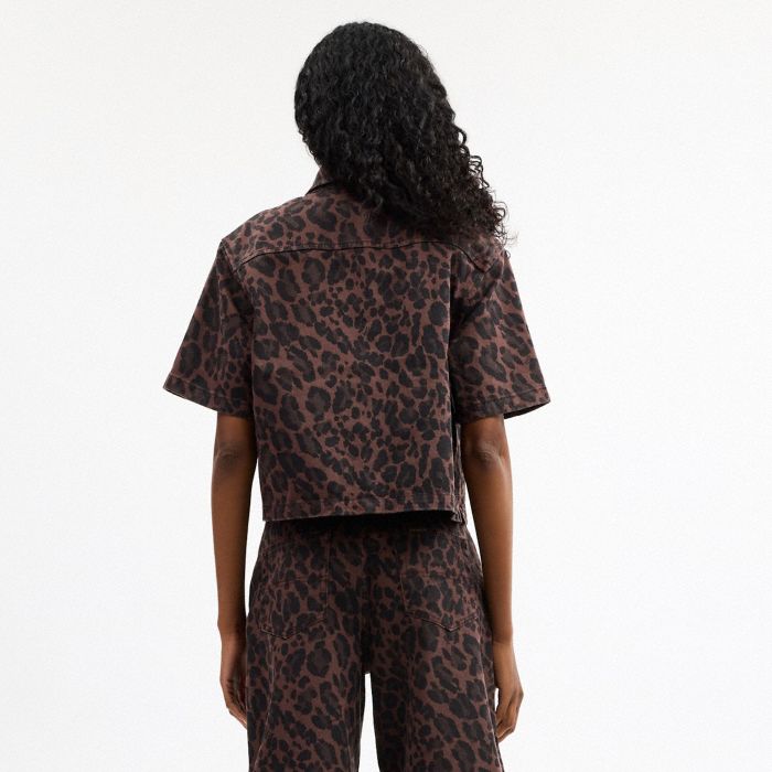 LEOPARD PRINT DENIM SHORT SLEEVE TOP IN ORGANIC COTTON