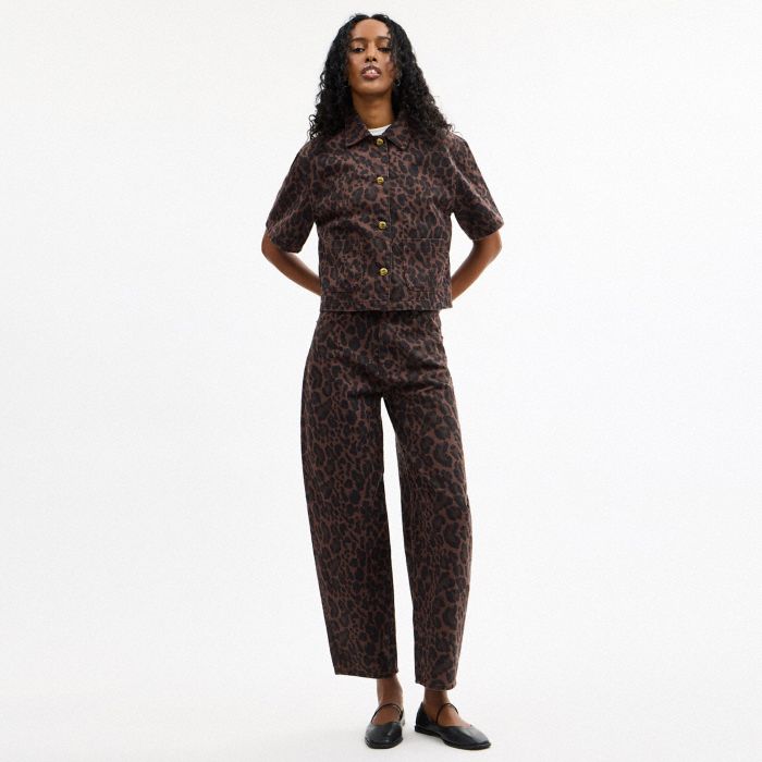 LEOPARD PRINT BARREL JEANS IN ORGANIC COTTON