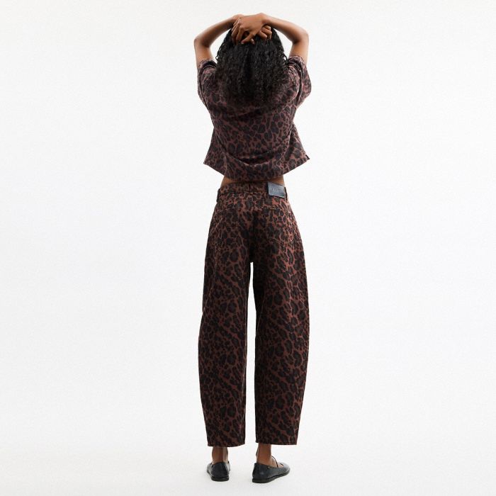 LEOPARD PRINT BARREL JEANS IN ORGANIC COTTON