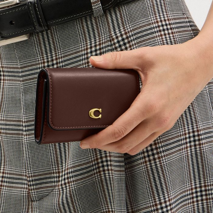 ESSENTIAL FLAP CARD CASE