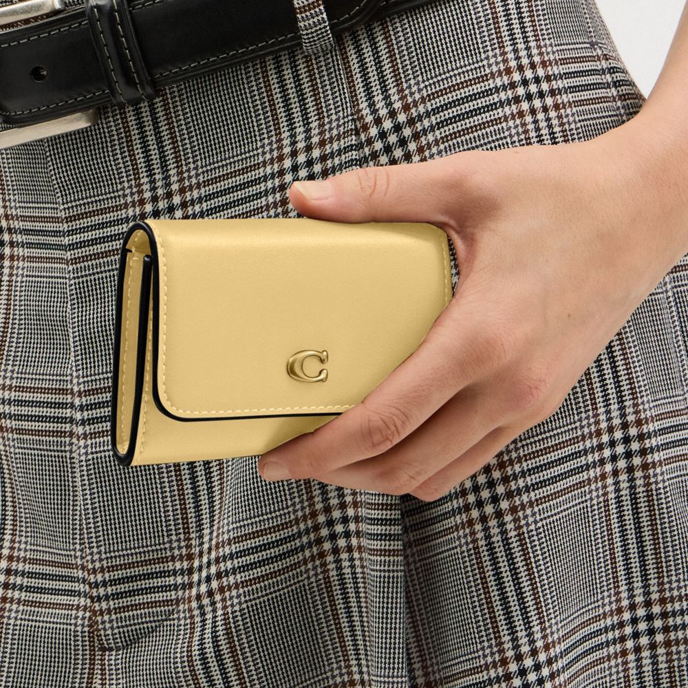 ESSENTIAL 翻蓋卡夾