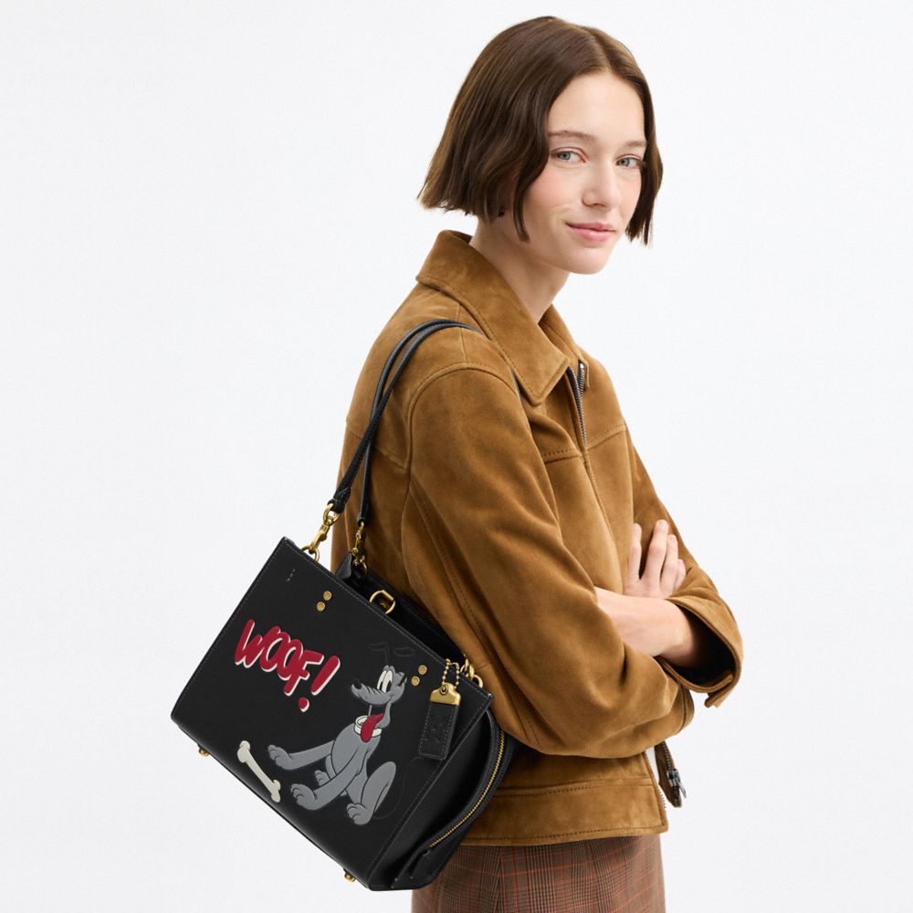 ROGUE DISNEY X COACH 布魯托圖案 25 手袋