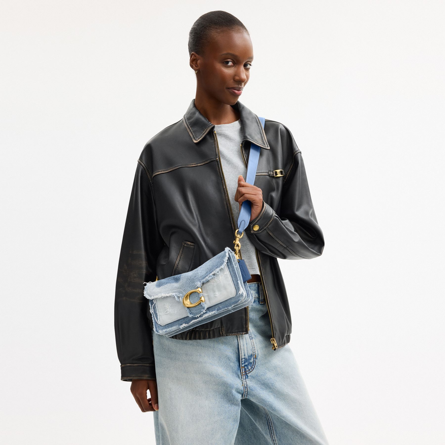 TABBY 丹寧布拼綴26 單肩手袋| COACH 官方網站Official page