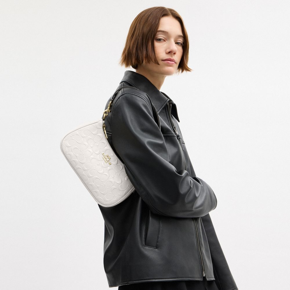 TERI SHOULDER BAG IN SIGNATURE LEATHER WITH HEART CHARM