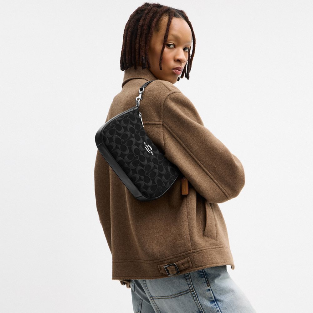 TERI SHOULDER BAG IN SIGNATURE DENIM