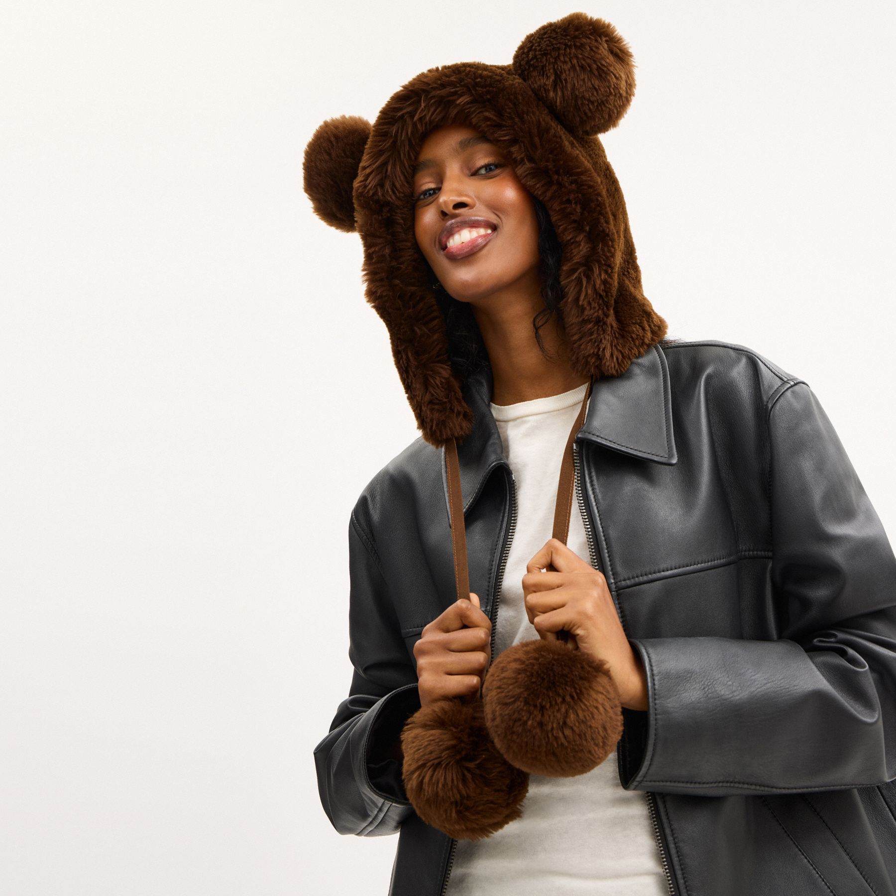 TEDDY SHEARLING TRAPPER HAT | COACH 官方網站Official page