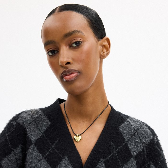 經典 SIGNATURE 愛心吊墜繩帶項鍊