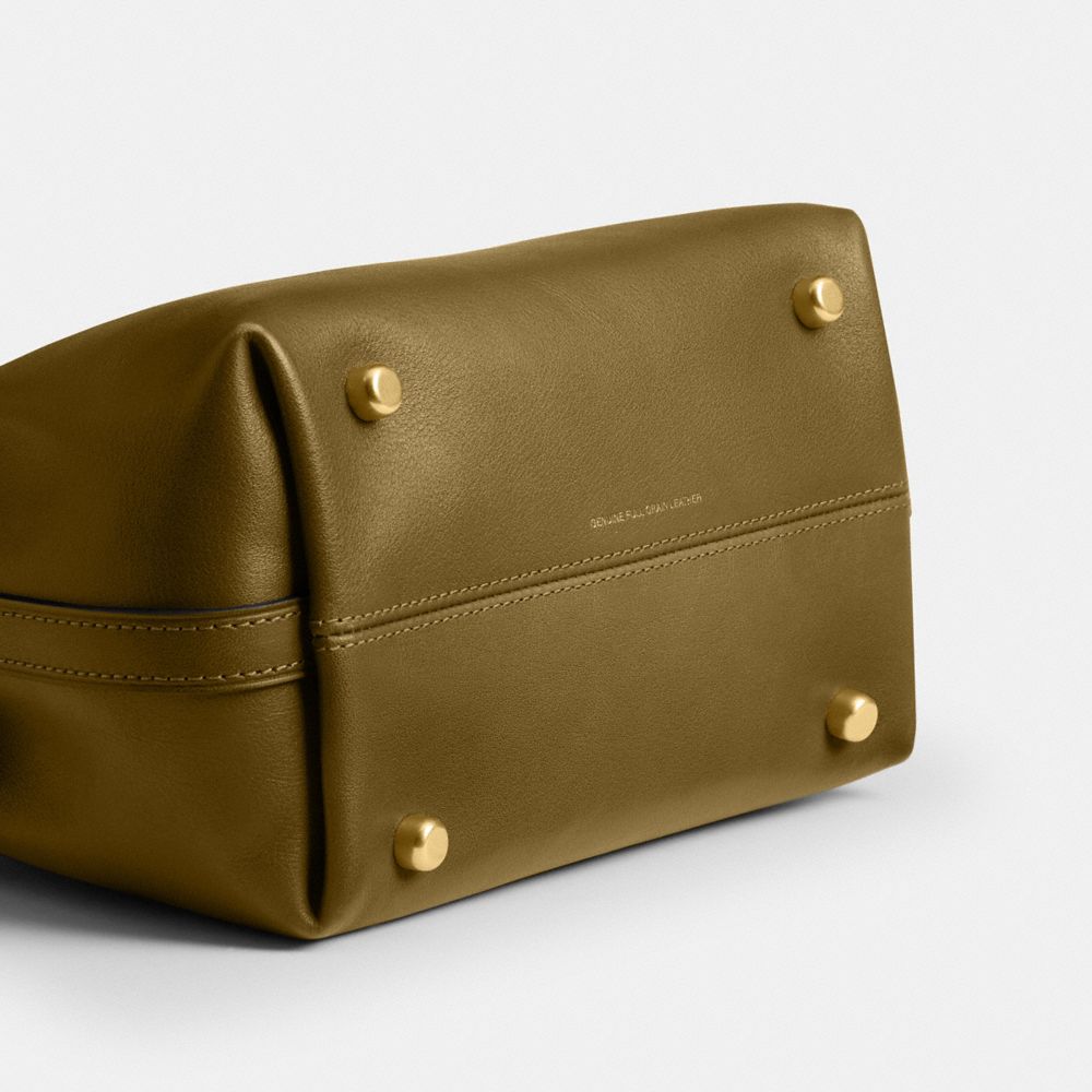 EMPIRE SOFT CARRYALL 21 手袋