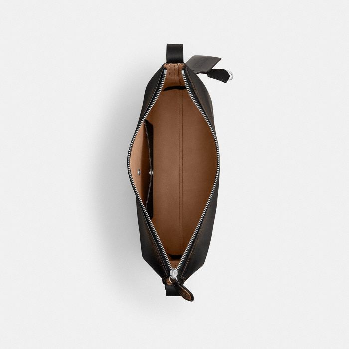 MOTT 復古摯愛皮革掛飾裝飾 38 郵差包