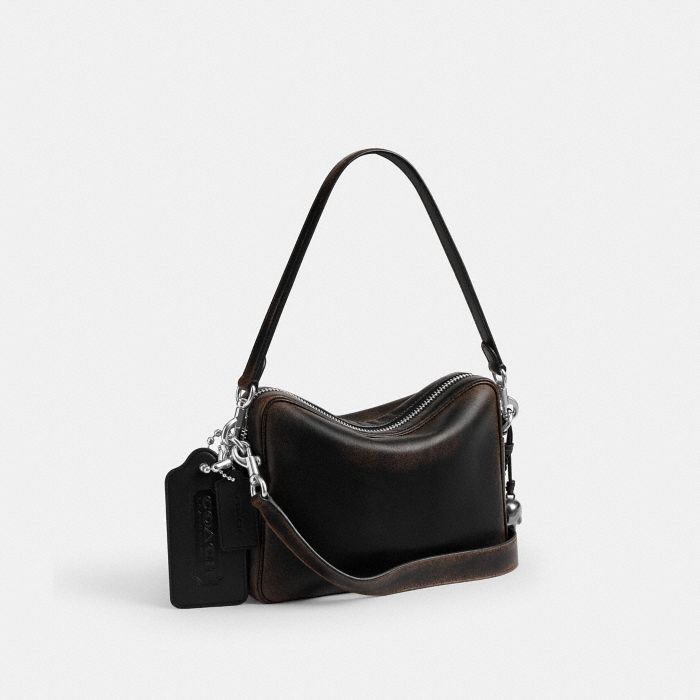 DAKOTA 復古摯愛皮革掛飾裝飾 斜背手袋