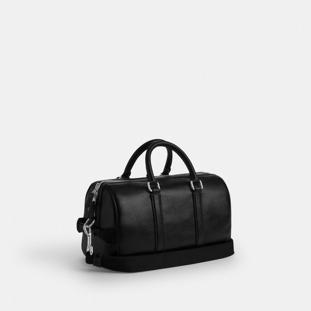 VENTURER DUFFLE BAG 27 WITH CHARMS