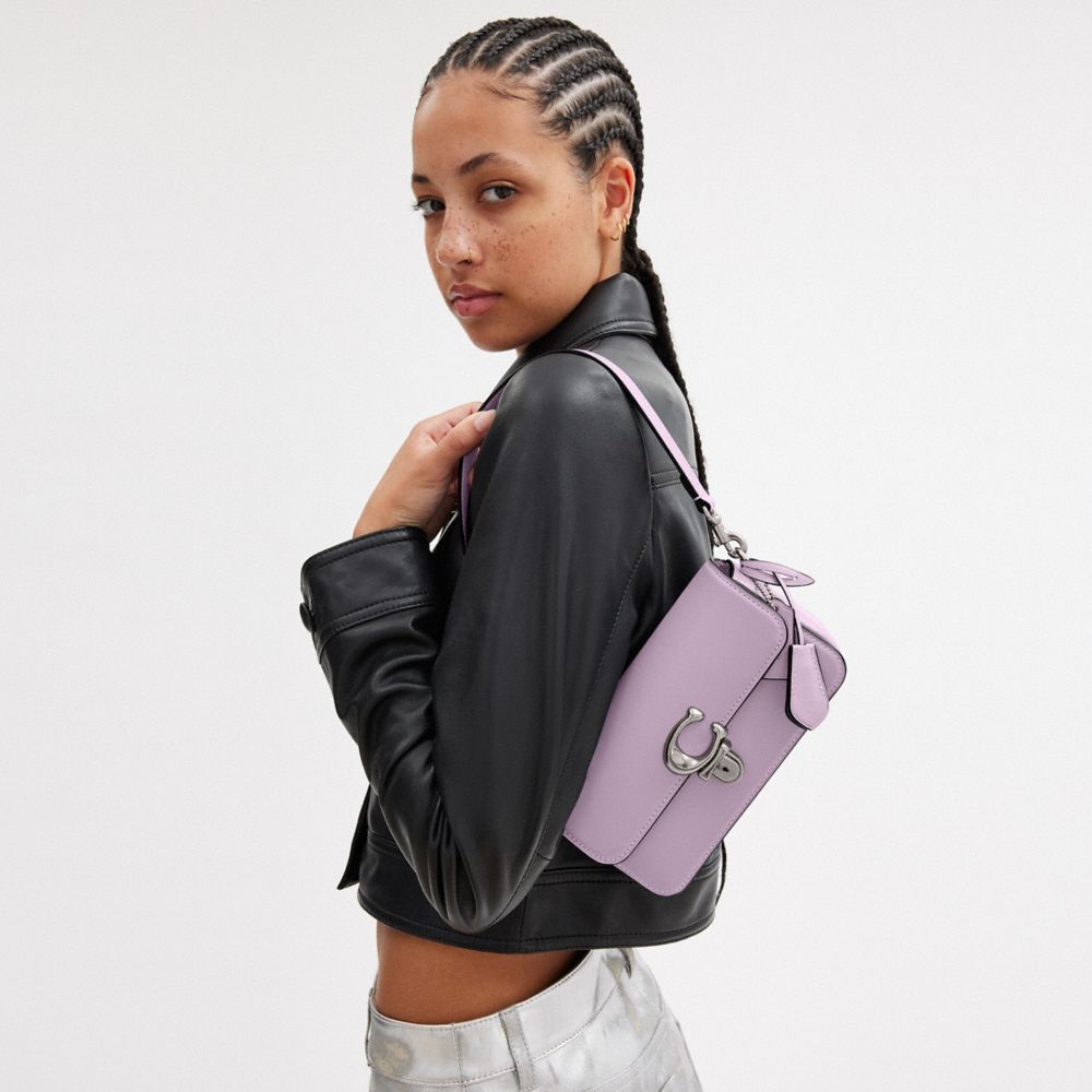 STUDIO BAGUETTE 手袋