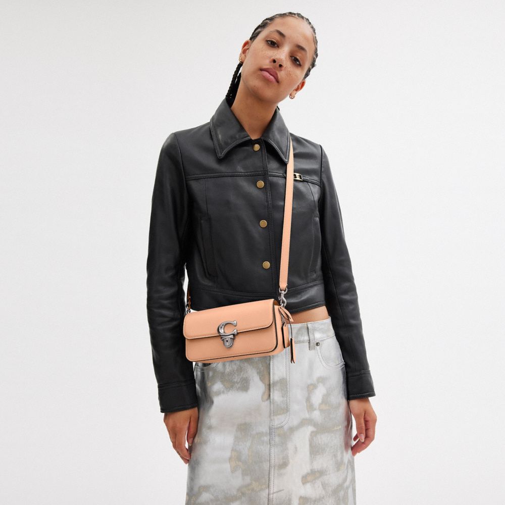 STUDIO BAGUETTE 手袋