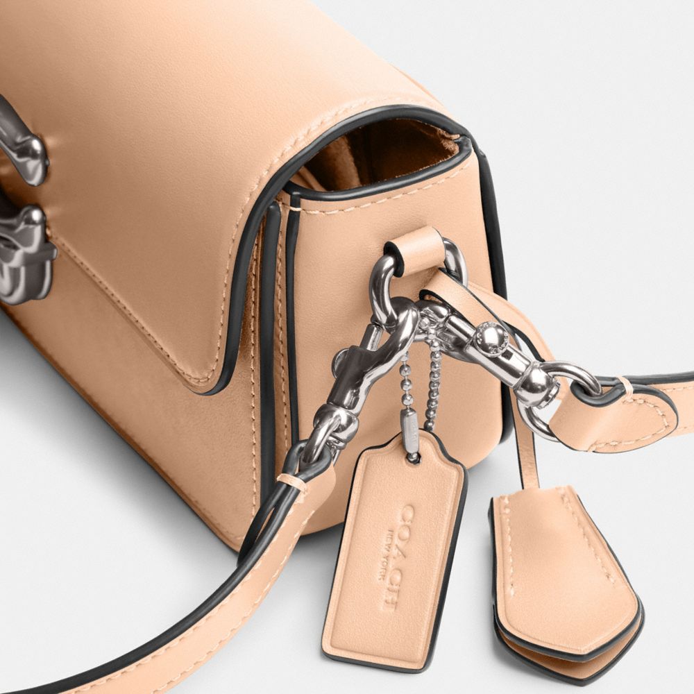 STUDIO BAGUETTE 手袋