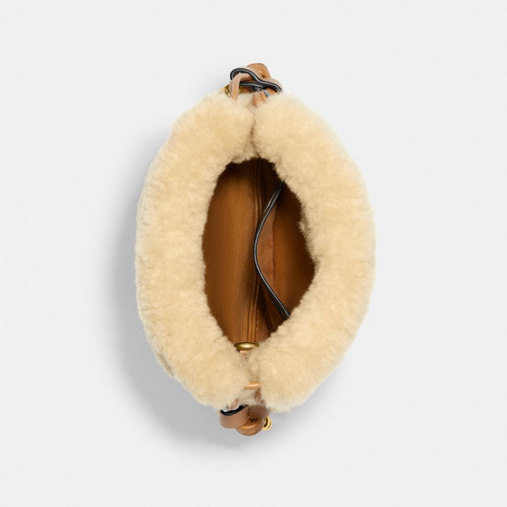 DRAWSTRING POUCH IN SHEARLING