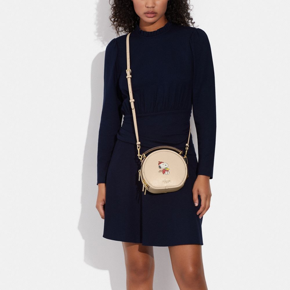 COACH X PEANUTS CANTEEN CROSSBODY WITH SNOOPY CUDDLE MOTIF