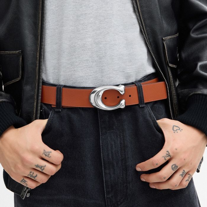 SCULPTED C 針釦雙面皮帶，38MM