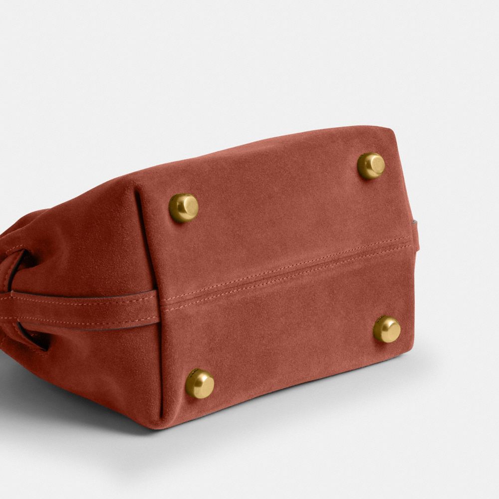 EMPIRE SOFT CARRYALL 21 手袋