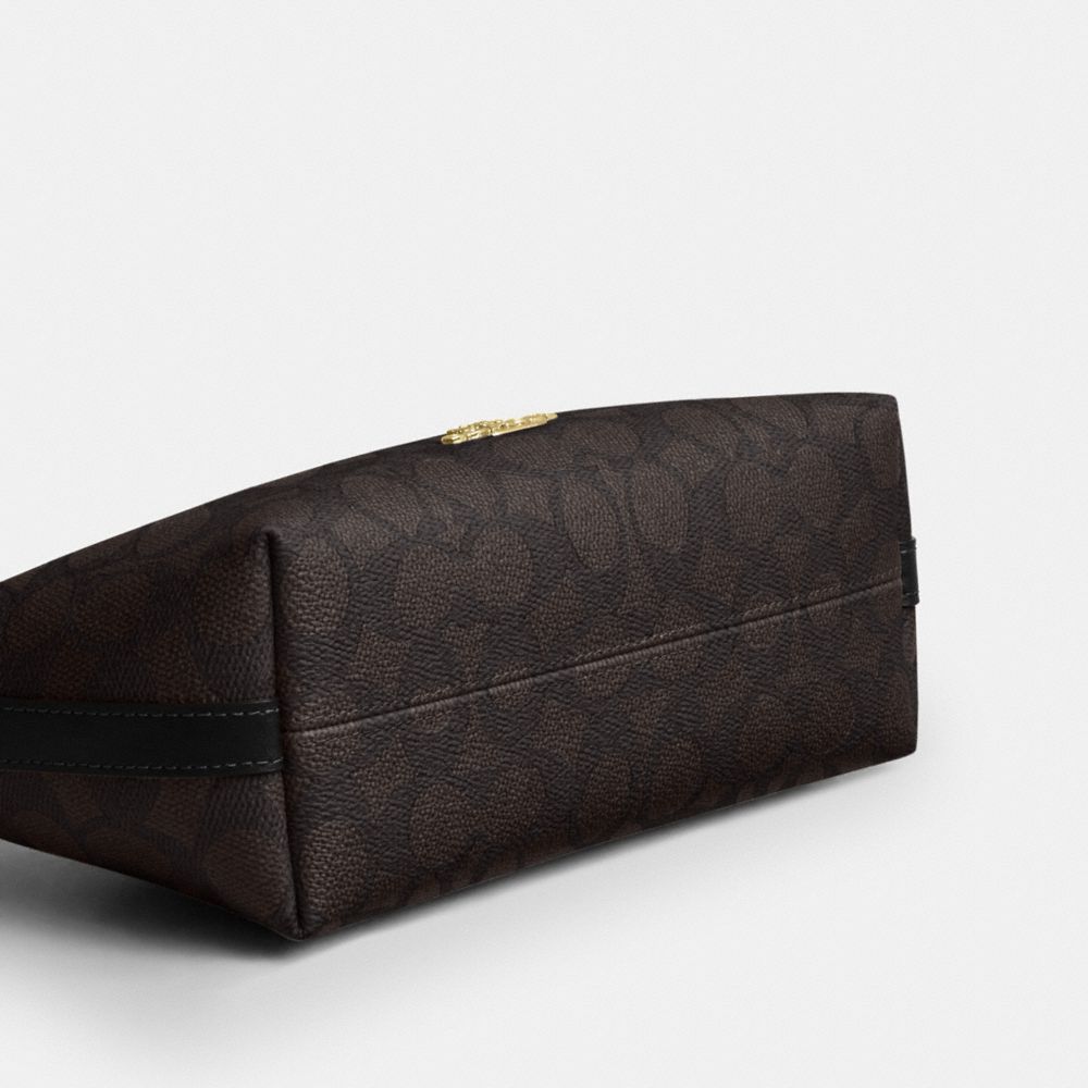 CAITLIN SHOULDER BAG IN SIGNATURE CANVAS