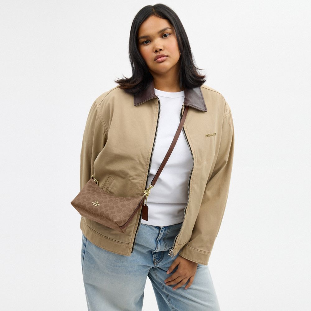 CAITLIN SHOULDER BAG IN SIGNATURE CANVAS