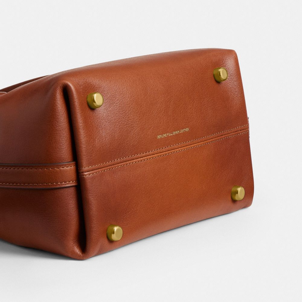 COACH | BRAIN DEAD EMPIRE KACHI MOUSE 圖案和掛飾裝飾 CARRYALL 21 手袋