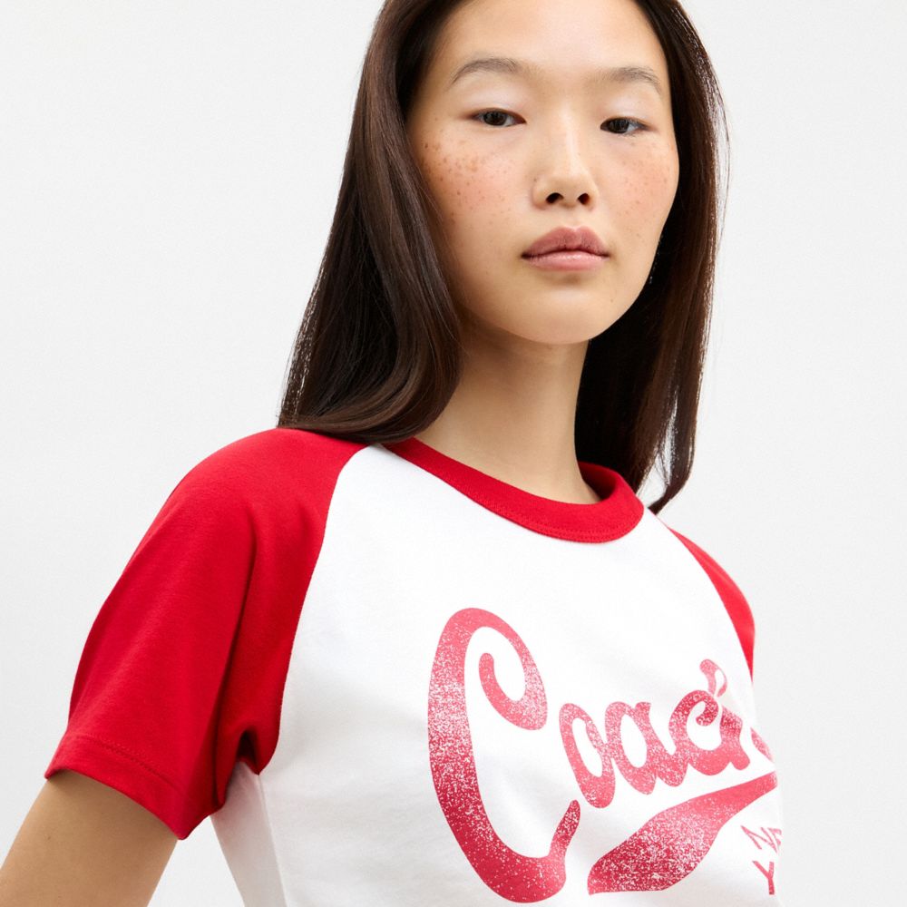 SPORTY SCRIPT 90'S FIT T-SHIRT IN ORGANIC COTTON
