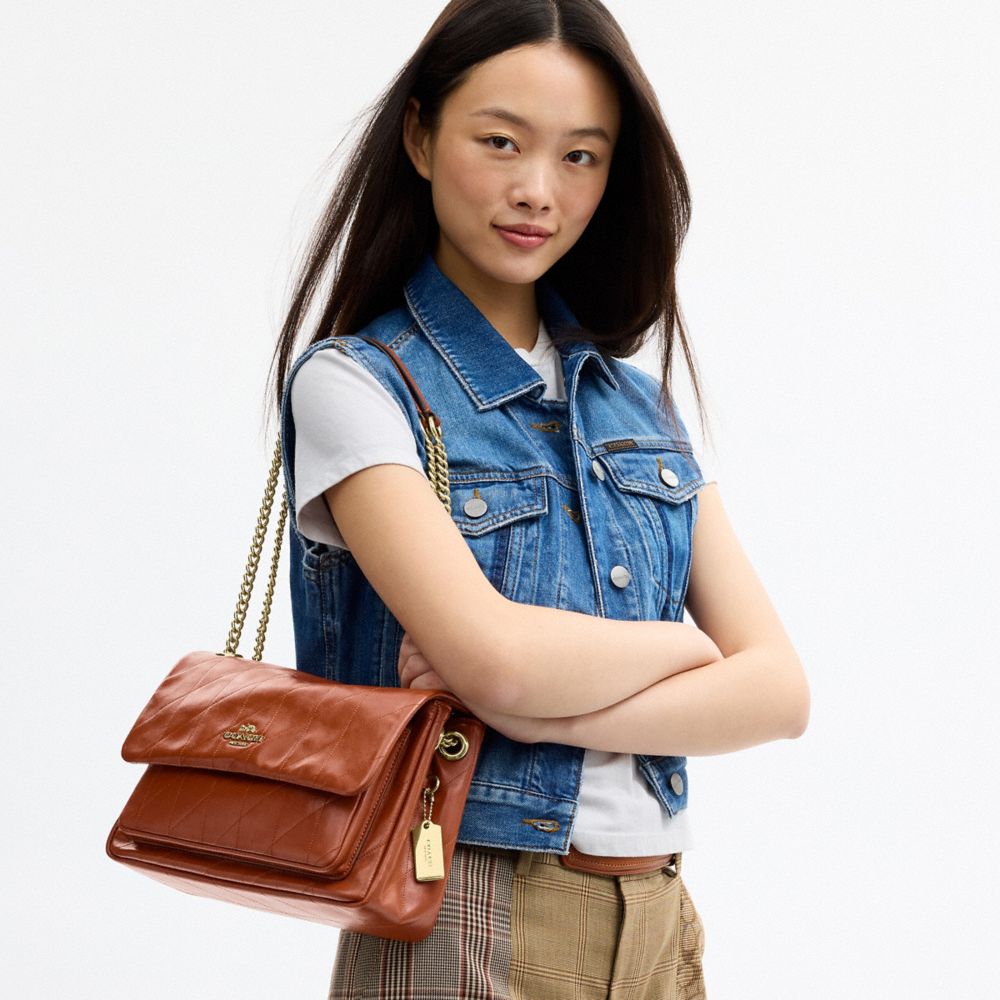 ELODIE 絎縫細節 斜背手袋